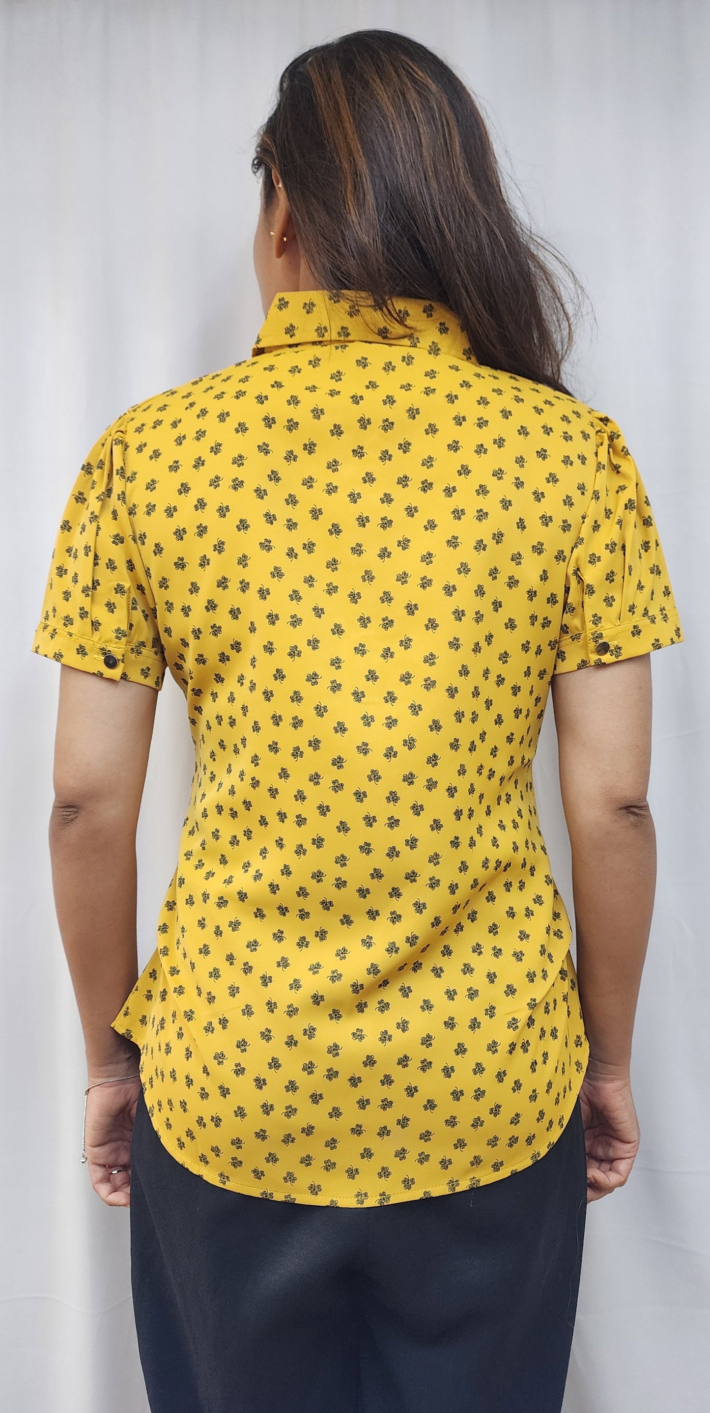 WOMENS DITSY FLORAL PRINT FLY COLLAR CAP SLEEVE TOP IN YELLOW