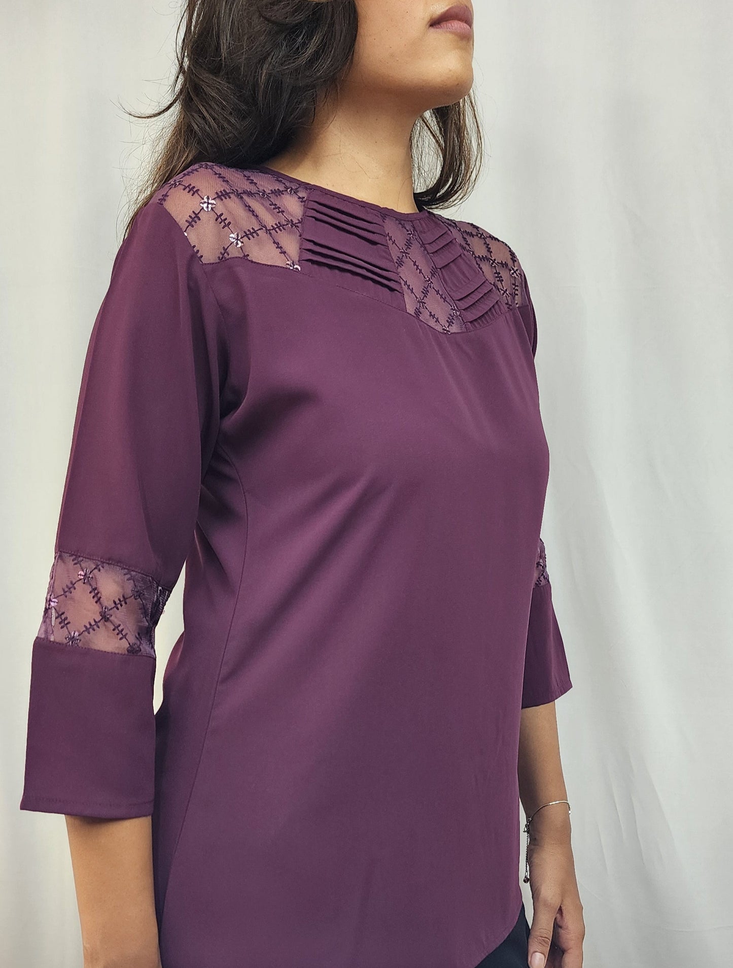 WOMENS PURPLE SOLID TOP WITH EMBROIDERY DETAILS