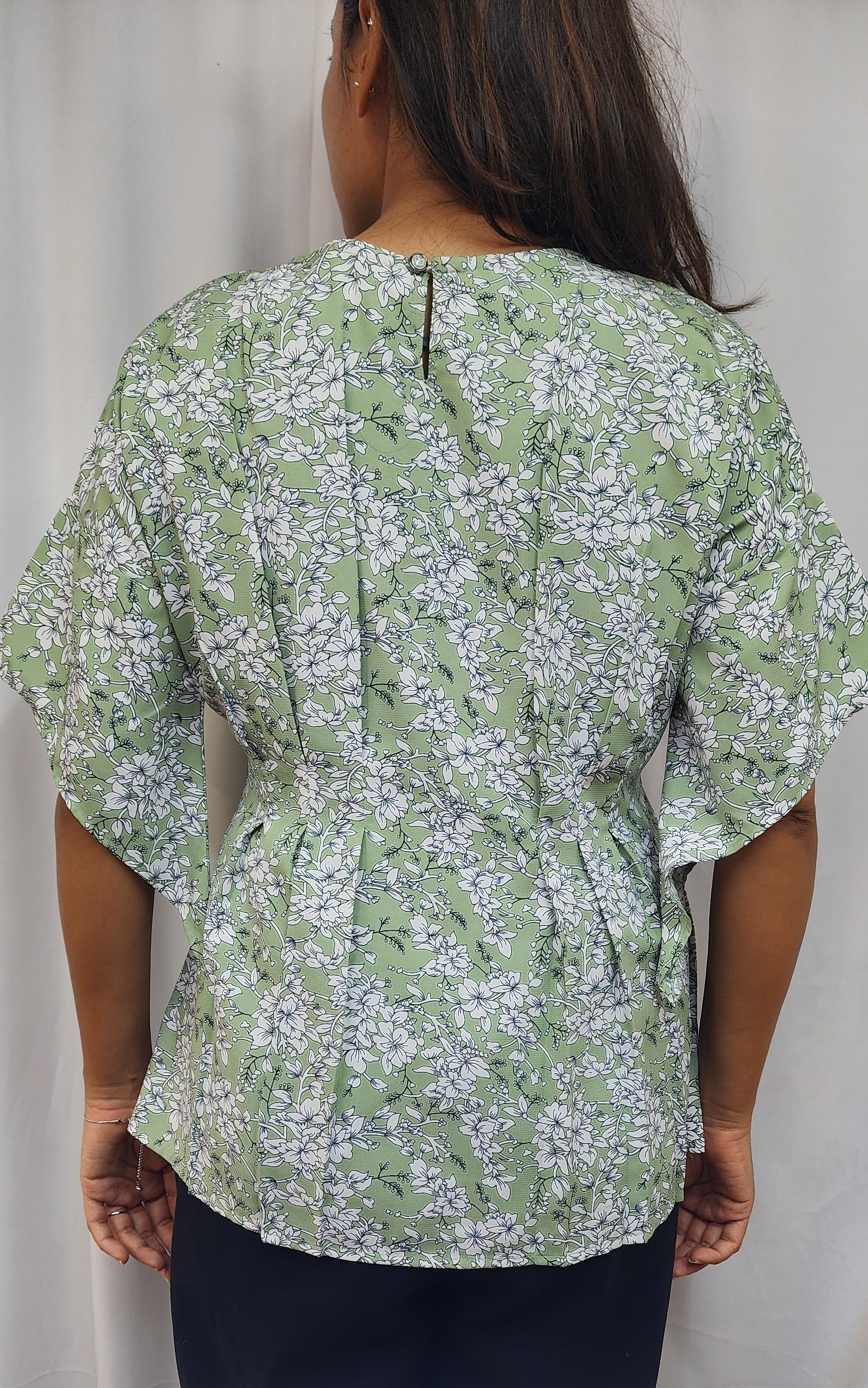 floral print pleated top
