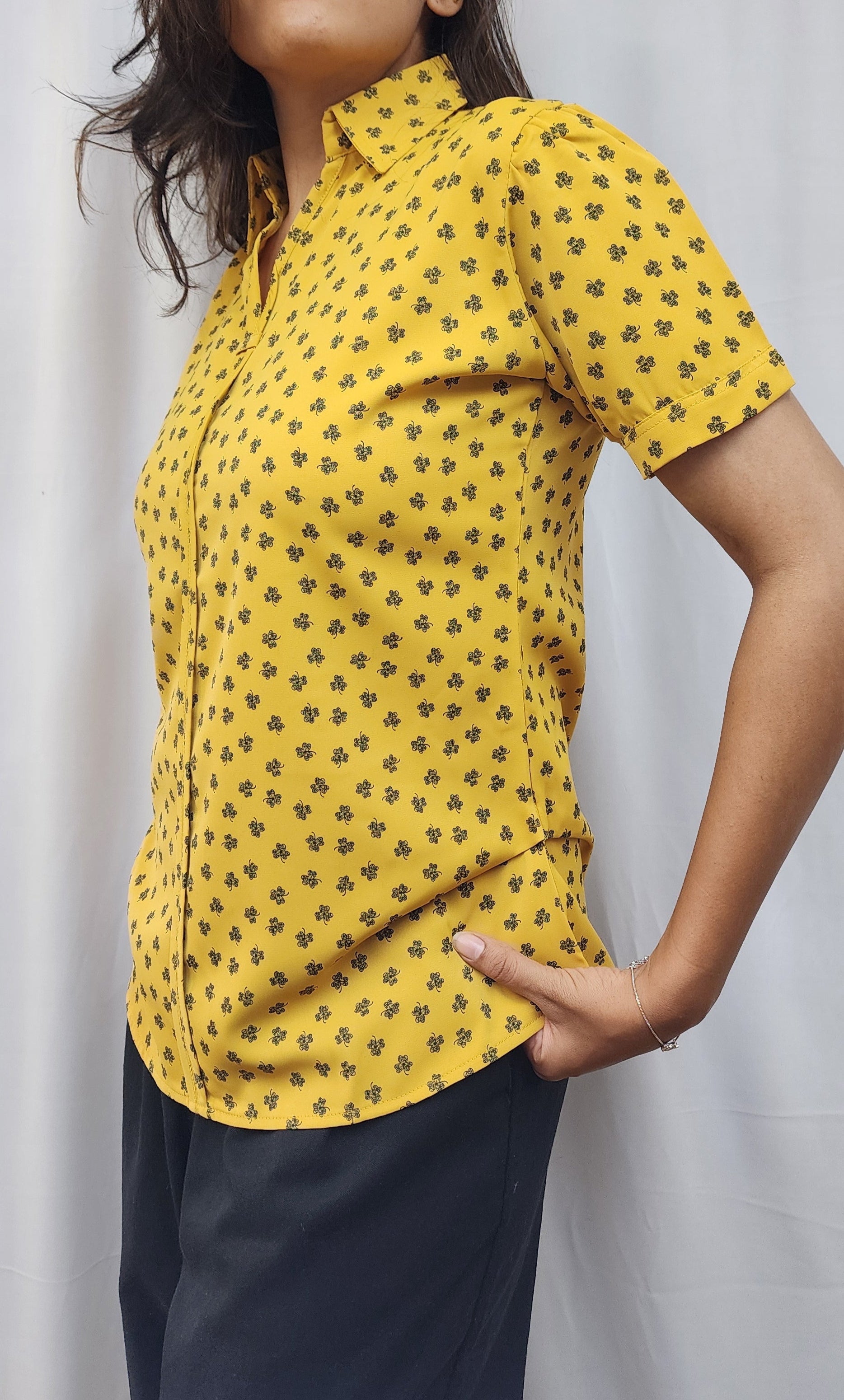 WOMENS DITSY FLORAL PRINT FLY COLLAR CAP SLEEVE TOP IN  YELLOW 