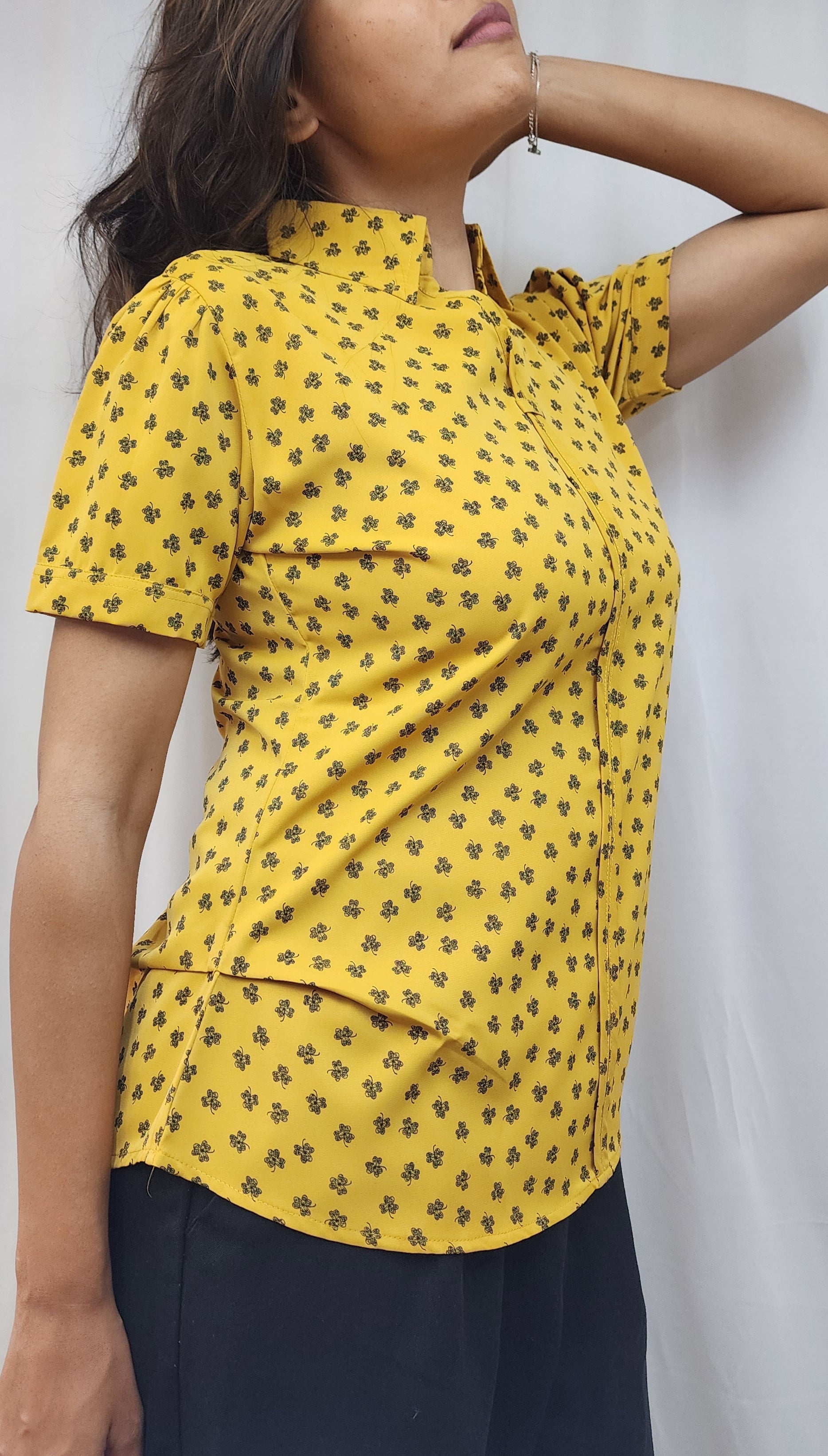 WOMENS DITSY FLORAL PRINT FLY COLLAR CAP SLEEVE TOP IN  YELLOW 