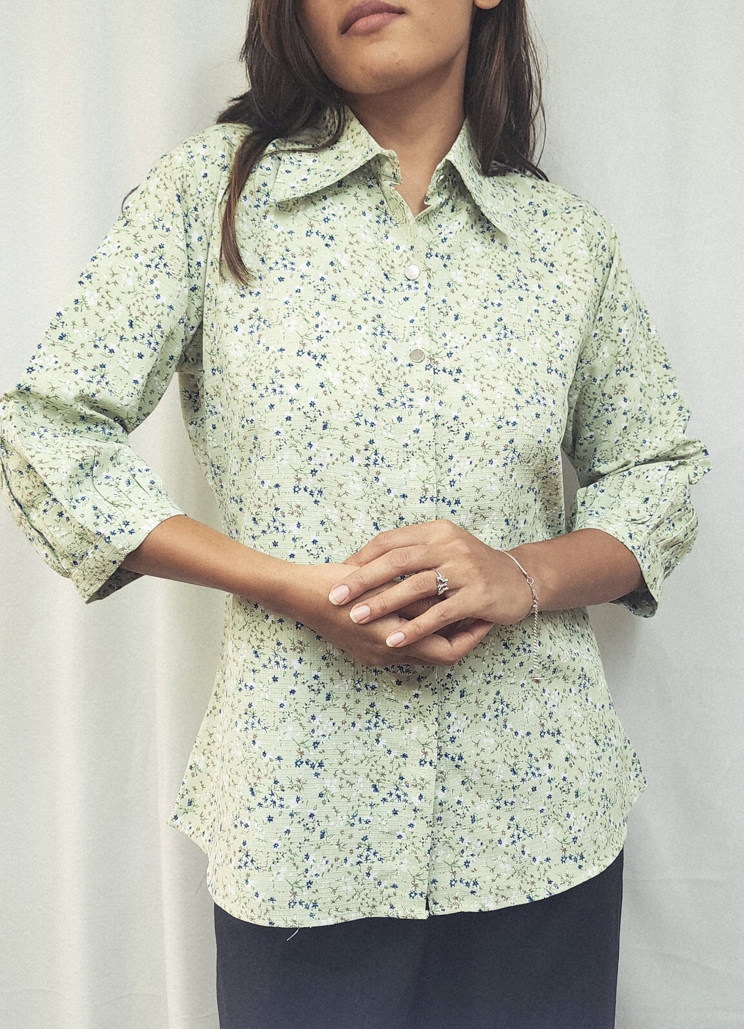 WOMENS FLORAL PRINT FLY COLLAR SHIRT WITH BISHOP SLEEVES
