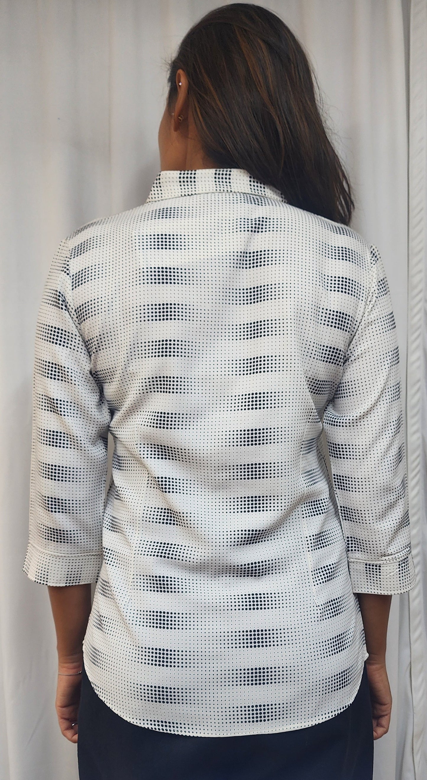 WOMENS GEOMETRIC PRINT FLY COLLAR SHIRT WITH 3/4TH SLEEVES IN WHITE