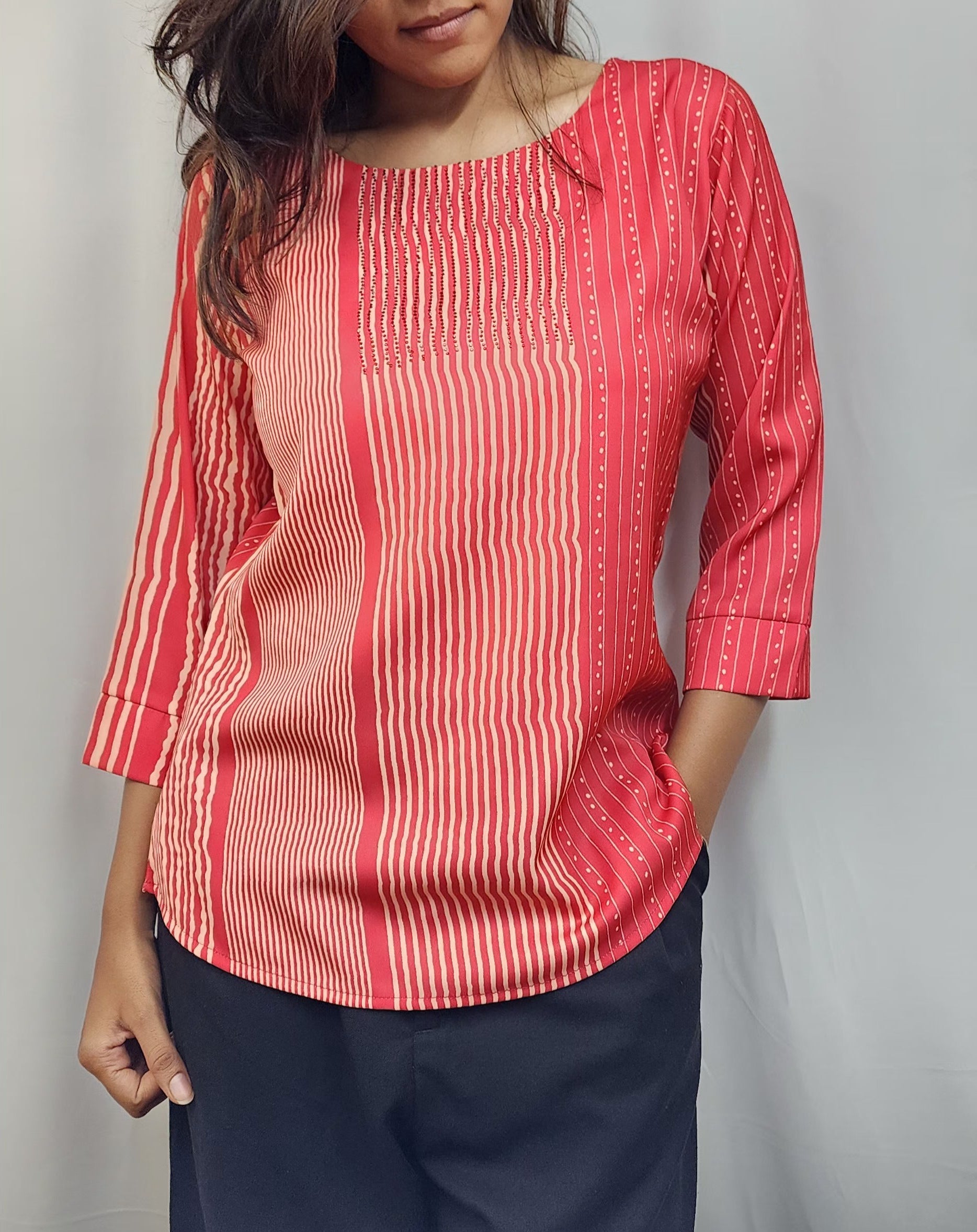 WOMENS GEOMETRIC PRINTED DIAMOND EMBELLISHED TOP WITH ROUND NECK, 3/4TH SLEEVES