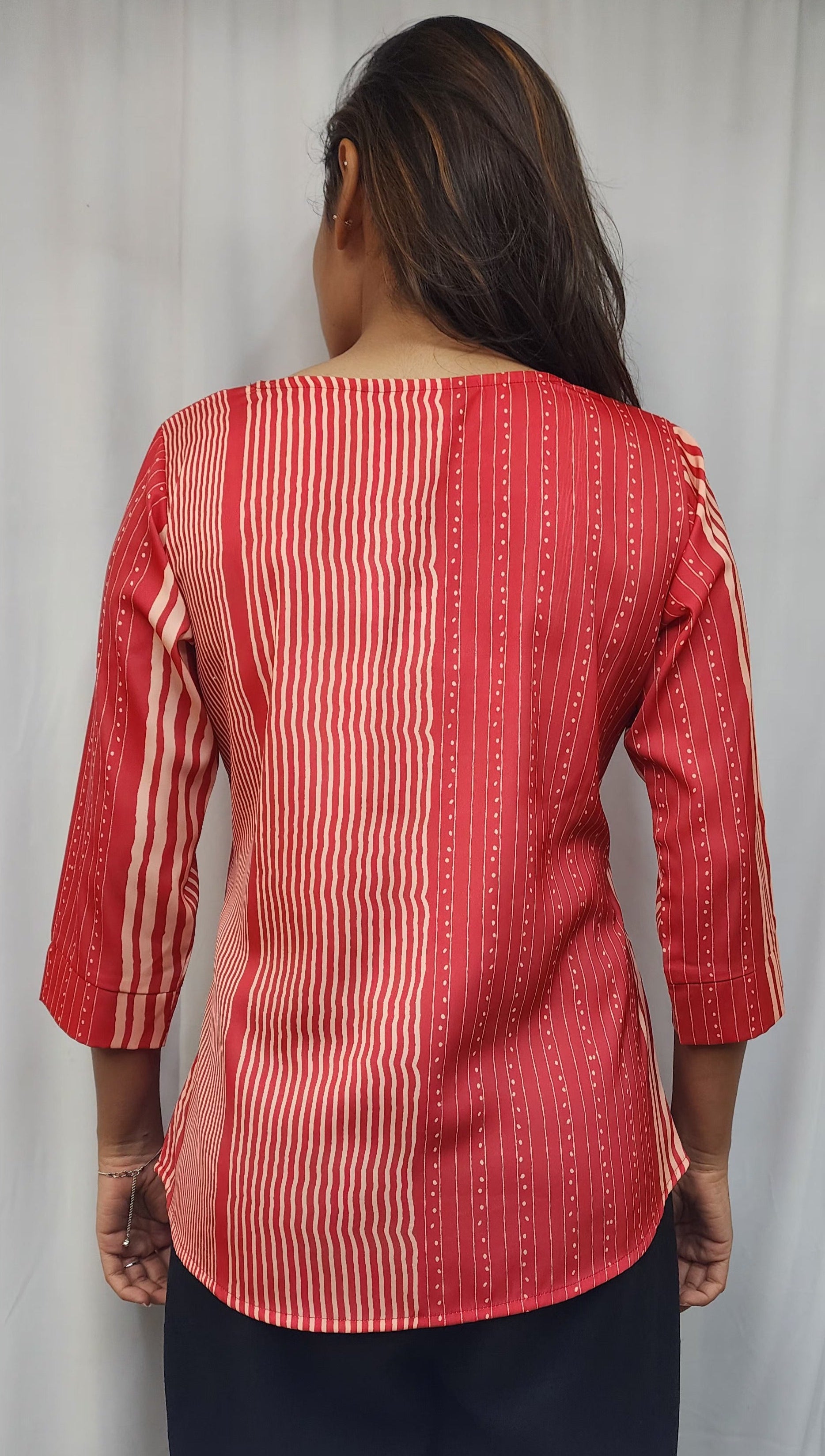 WOMENS GEOMETRIC PRINTED DIAMOND EMBELLISHED TOP WITH ROUND NECK, 3/4TH SLEEVES