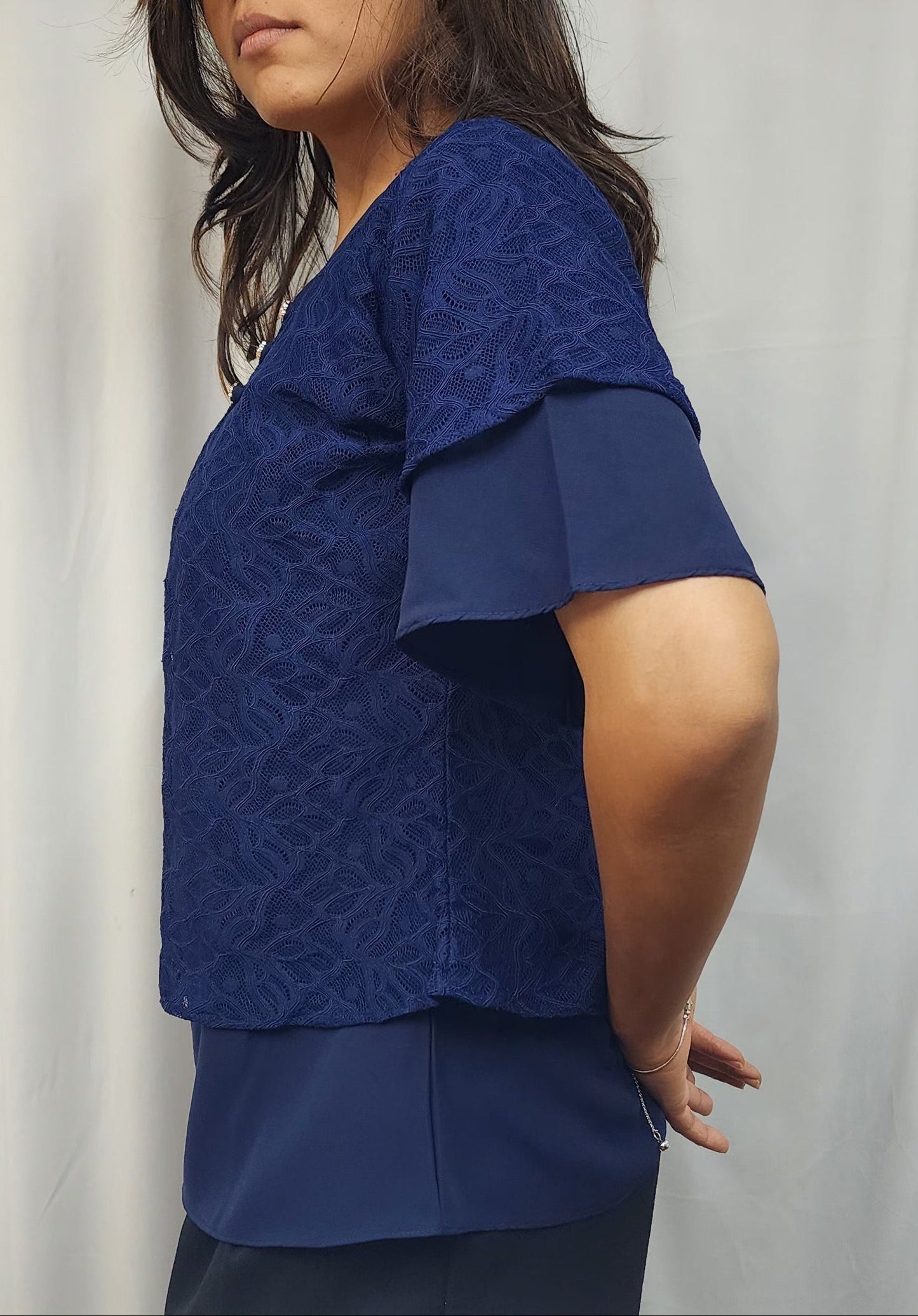 WOMENS SOLID TOP WITH LAYERED LACE PANEL