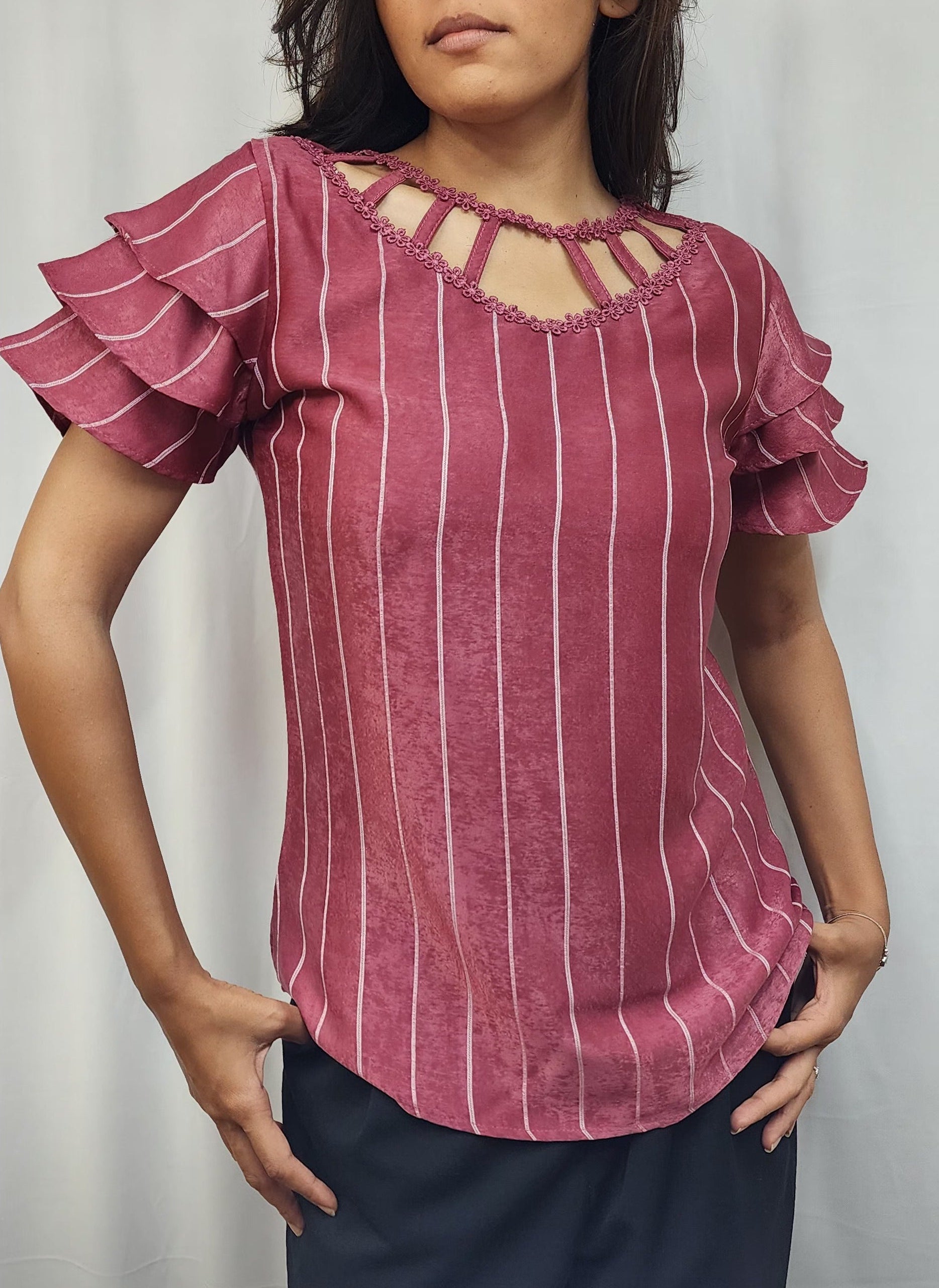 WOMENS TEXTURED TOP WITH LACE DETAILING ON NECKLINE & RUFFLED SLEEVES