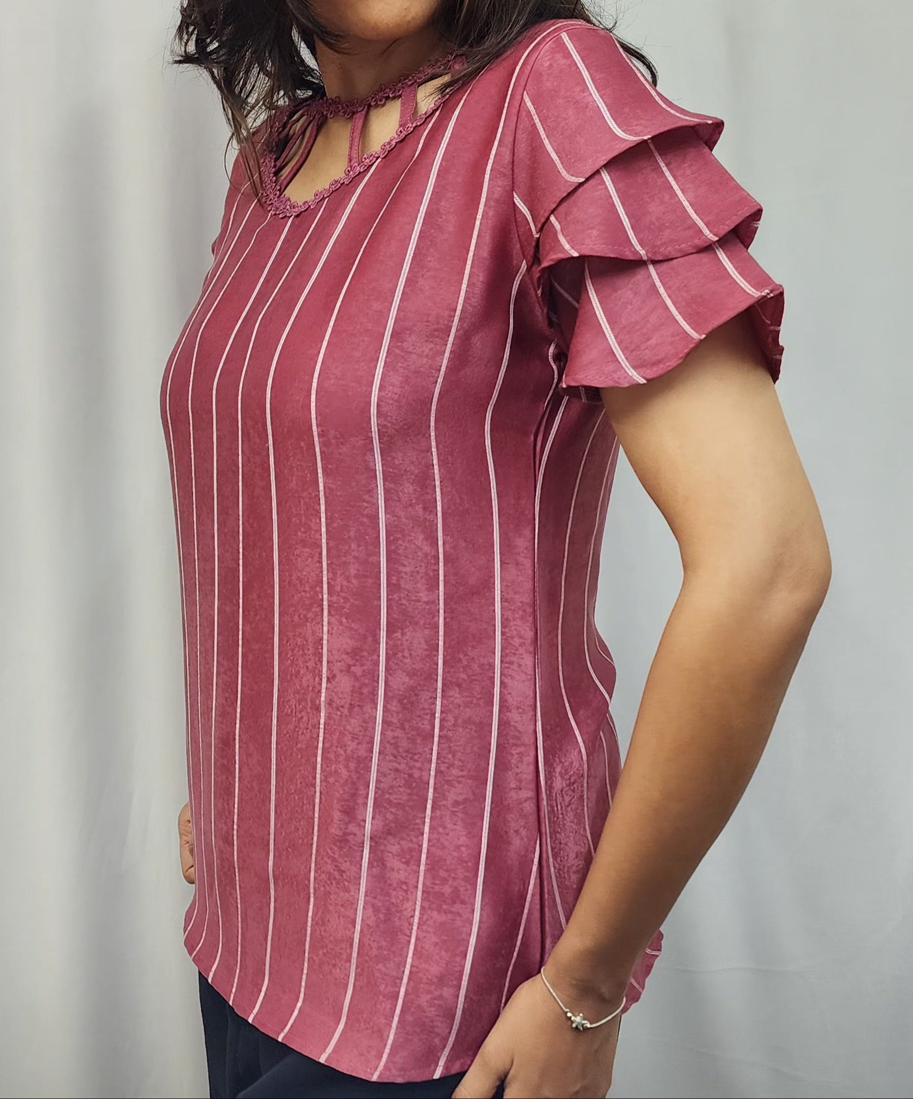 WOMENS TEXTURED TOP WITH LACE DETAILING ON NECKLINE & RUFFLED SLEEVES