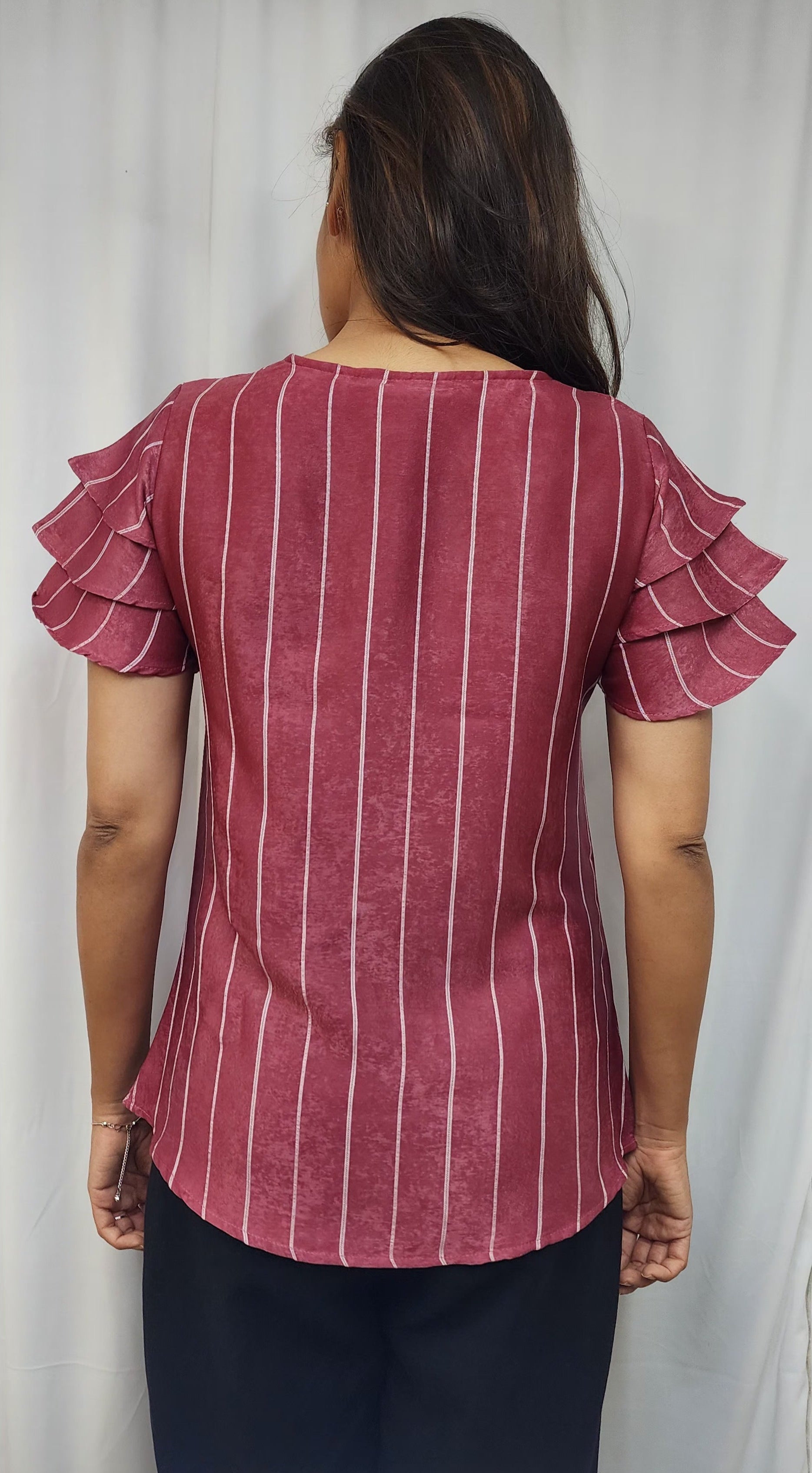 WOMENS TEXTURED TOP WITH LACE DETAILING ON NECKLINE & RUFFLED SLEEVES