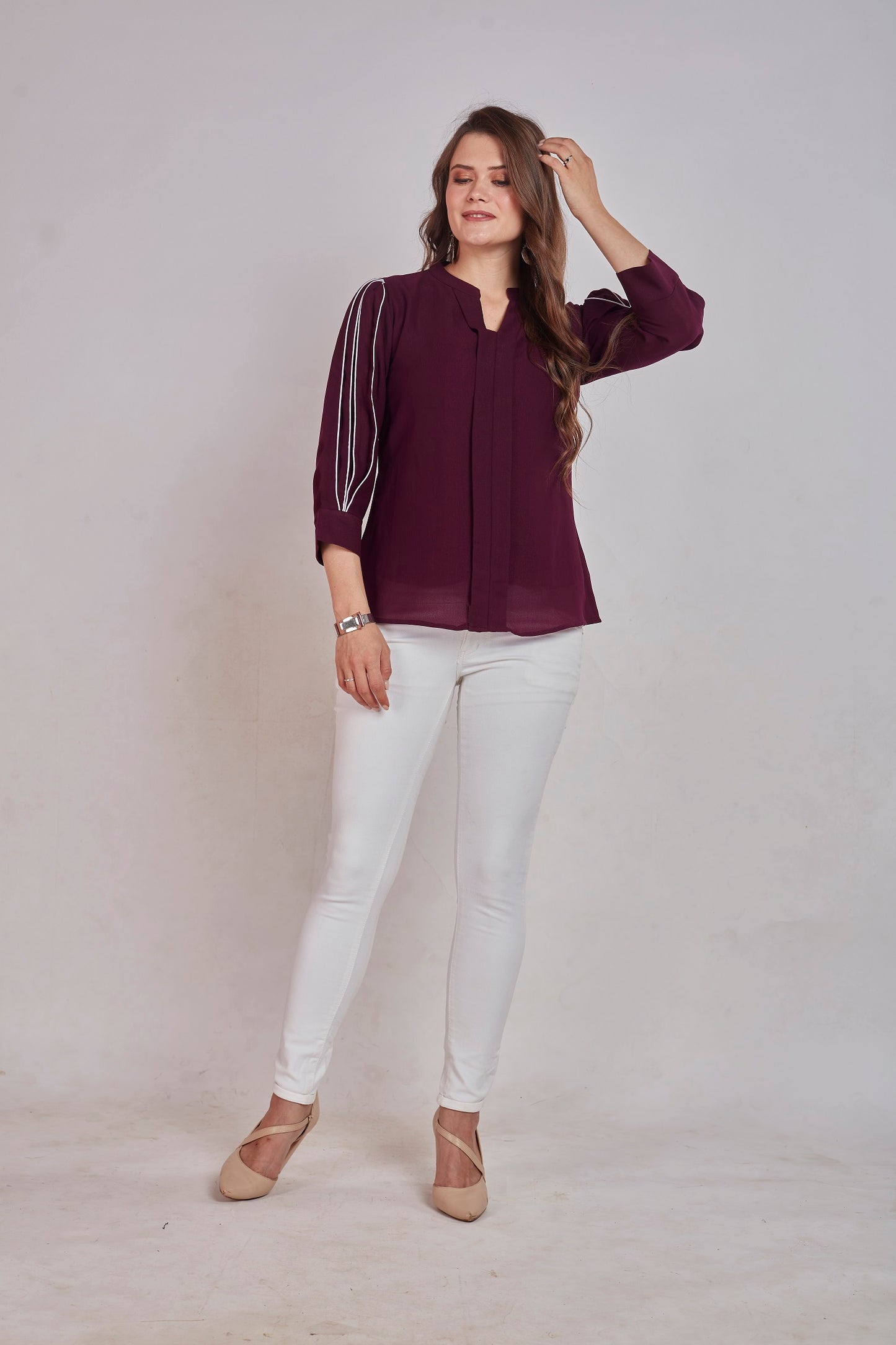 SOLID TOP WITH PLEAT DETAIL ON SLEEVES - WINE